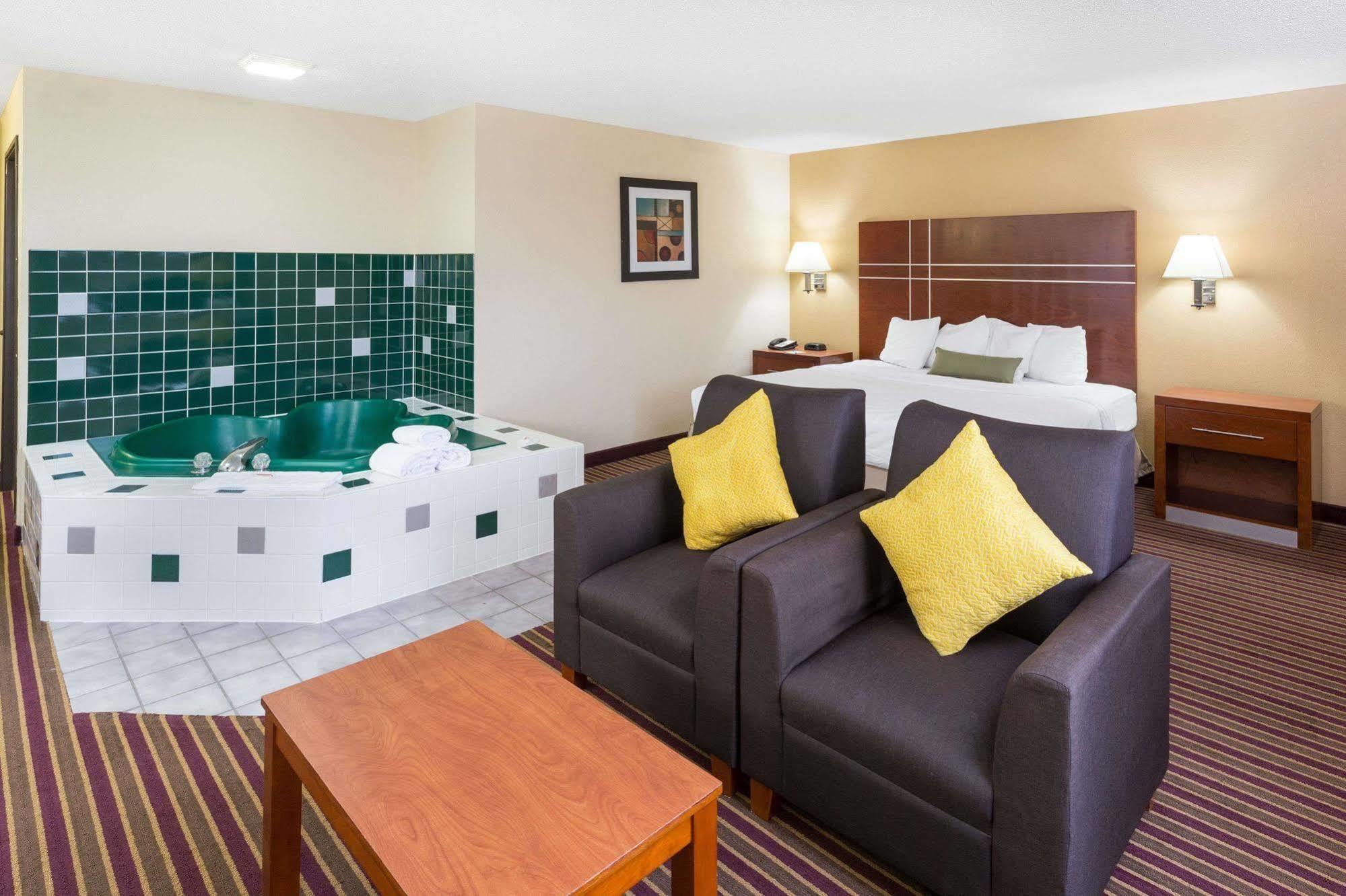 Baymont By Wyndham Bowling Green Exteriér fotografie